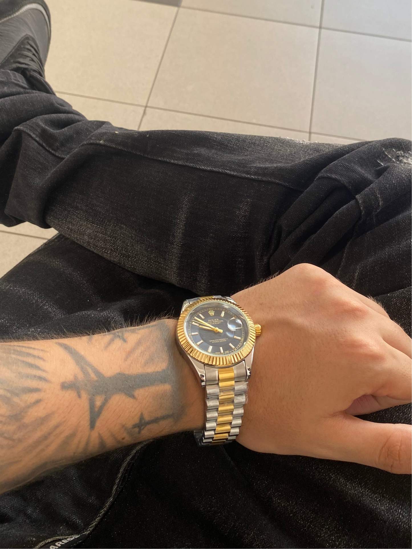 Rlx Datejust 2025 Tallado Premium Dorado Tablero Negro